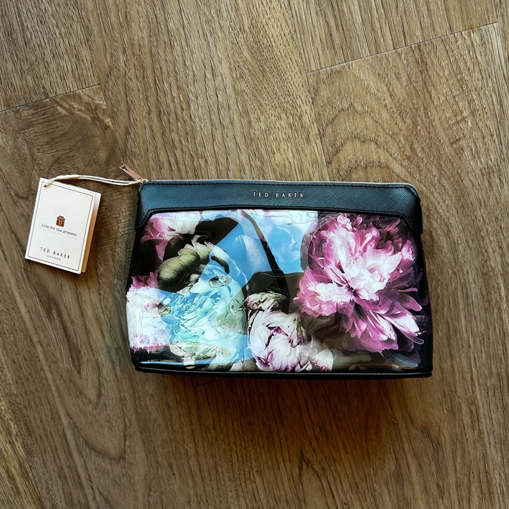 Brand new, unused Ted Baker Ethereal Posie XL Washbag